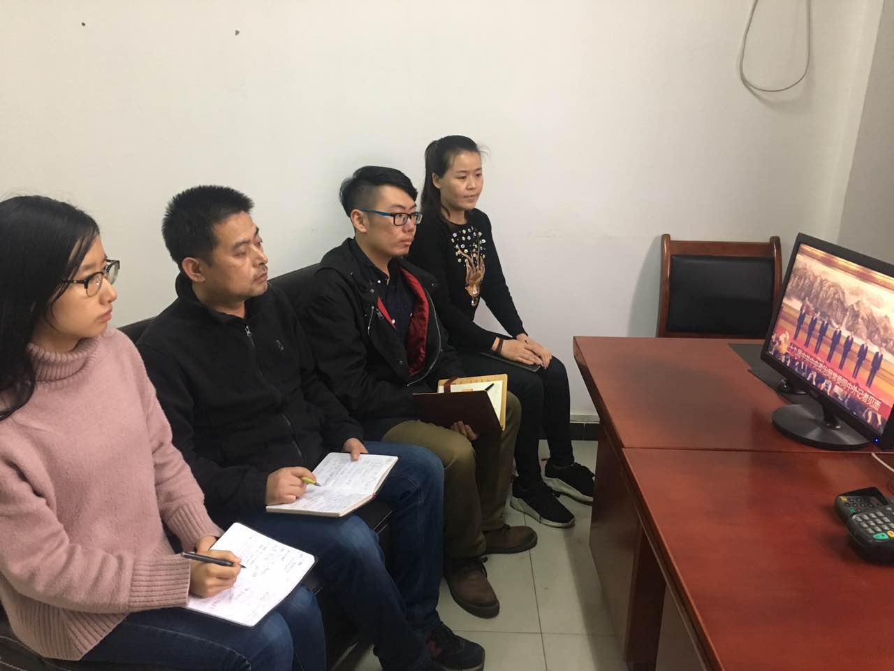 19届常委记者见面会置业图片_20171025154016.jpg 19届常委记者见面会置业图片_20171025154016.jpg